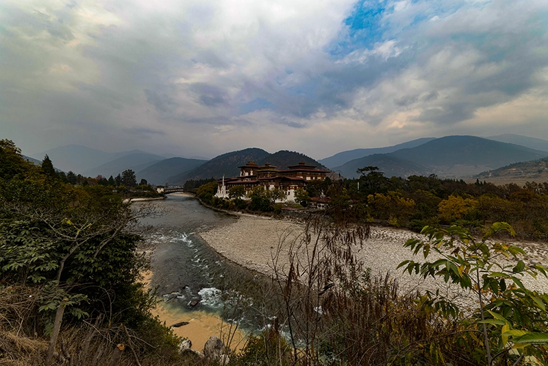 Comprehensive Guide to Traveling from Ohio to Bhutan